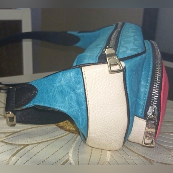 ✨RARE FIND Coach Court Signature Nylon & Leather Colorblock Beltbag! EUC! 💖🤍💙 - Picture 5 of 10